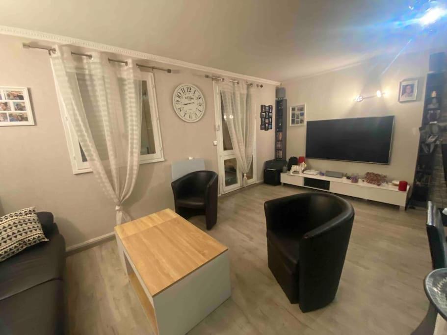 Chez Manu Meuble De Tourisme 2 Etoiles Pour 6 Personnes - 3 Chambres Villeparisis Exterior foto
